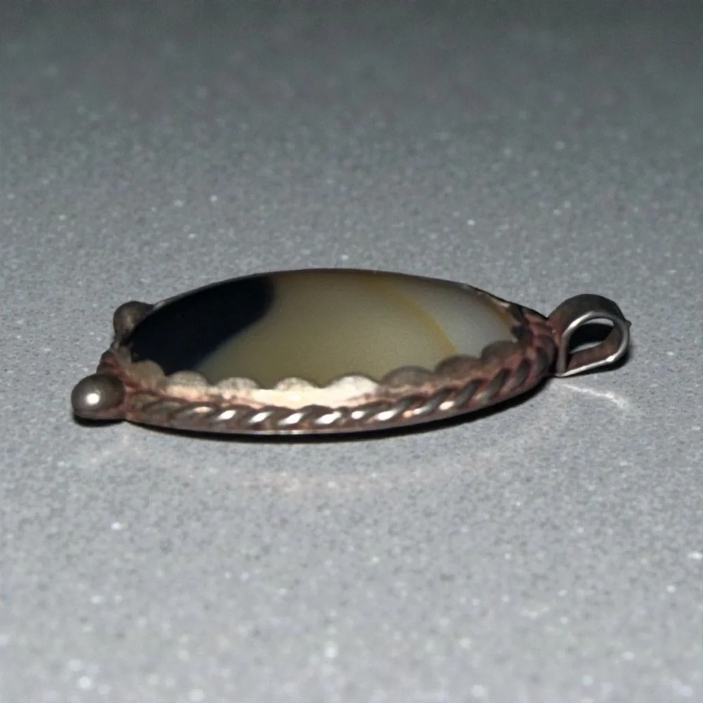 Stunning Vintage Native American Montana Agate Sterling Silver Pendant Signed